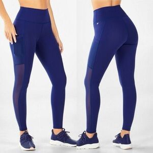 Fabletics Mid Rise On the Go Powerhold Capri Leggings Blue